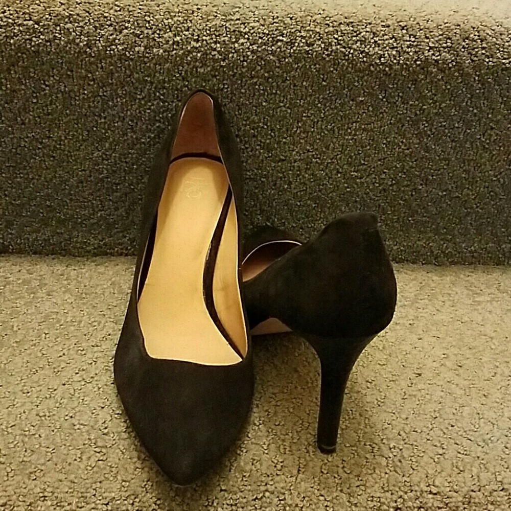 Ann Taylor Leather Pumps size 8.